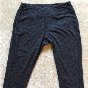 Tek gear workout capri leggings size large